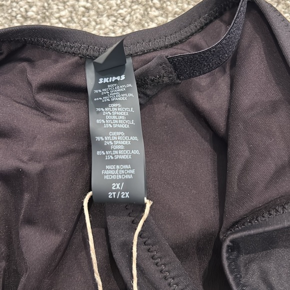 SKIMS Women's Signature Swim Scoop Neck One Piece Size 2X In Onyx - Picture 8 of 13